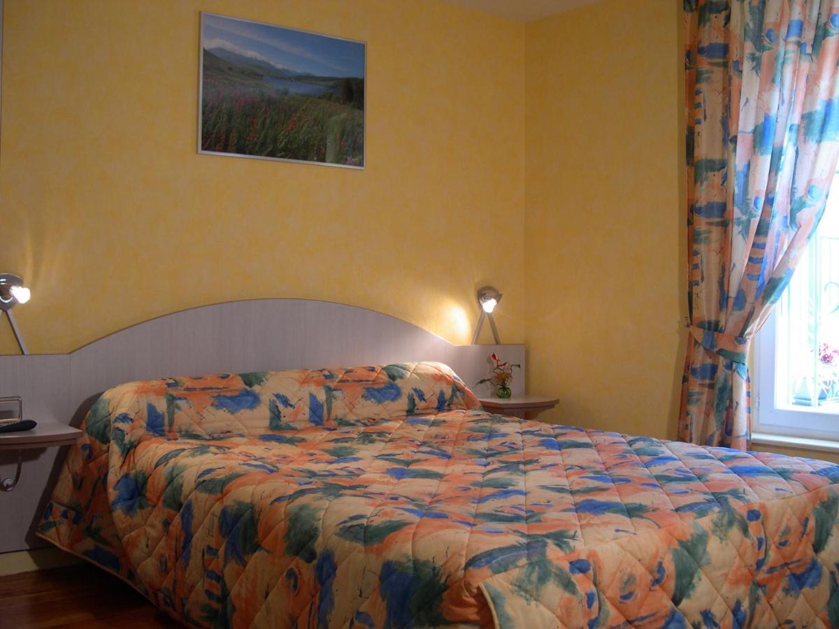 L'Ostalou Hotel Issoire Kültér fotó
