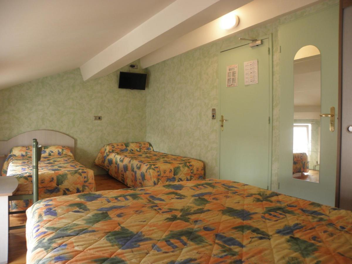 L'Ostalou Hotel Issoire Kültér fotó