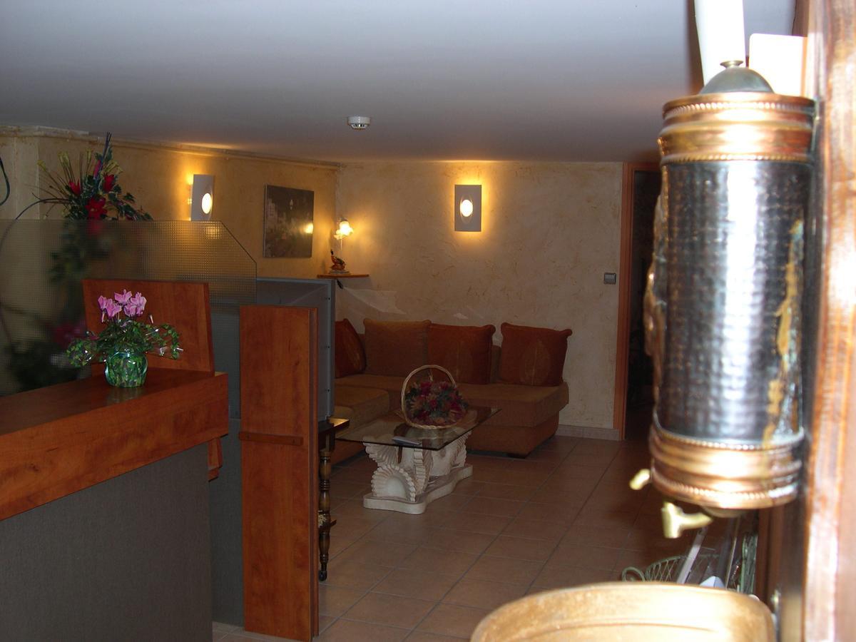 L'Ostalou Hotel Issoire Kültér fotó