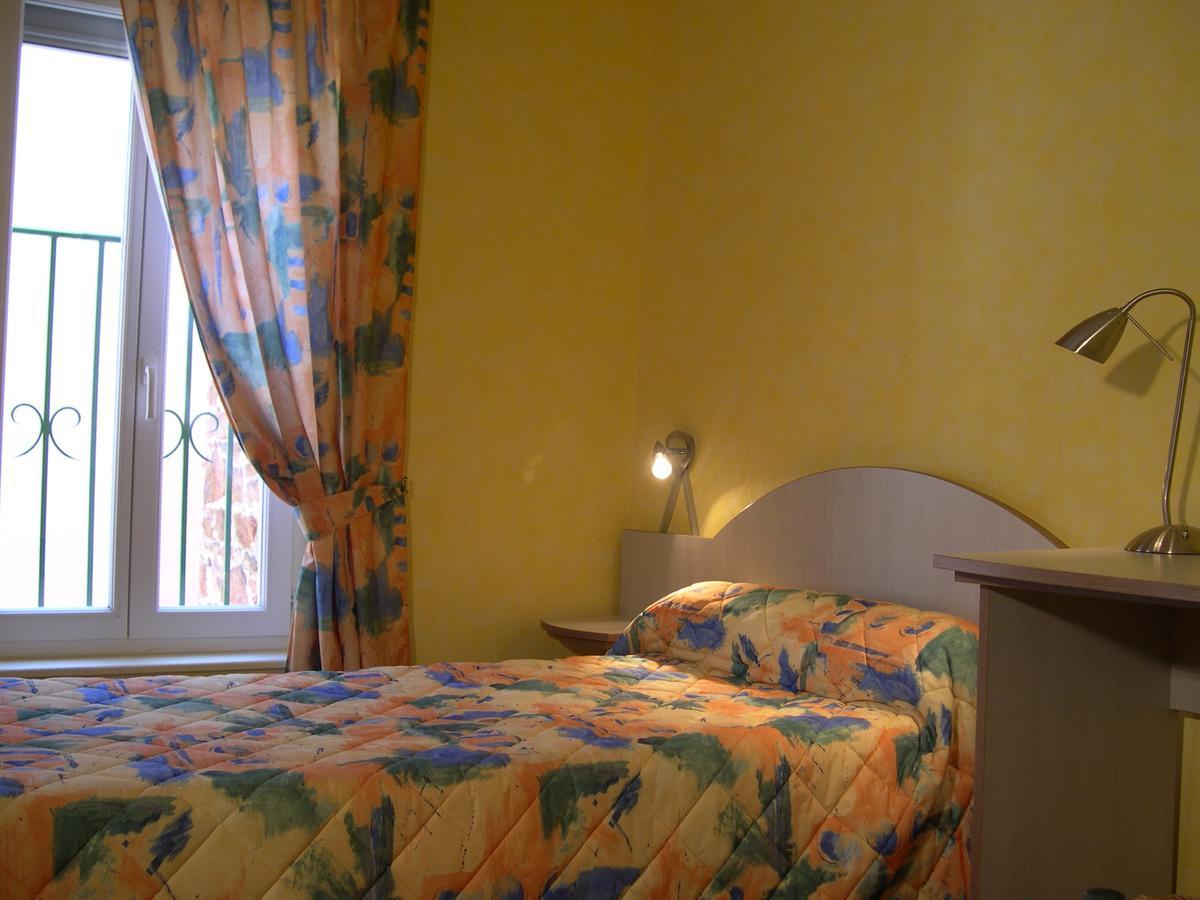 L'Ostalou Hotel Issoire Kültér fotó